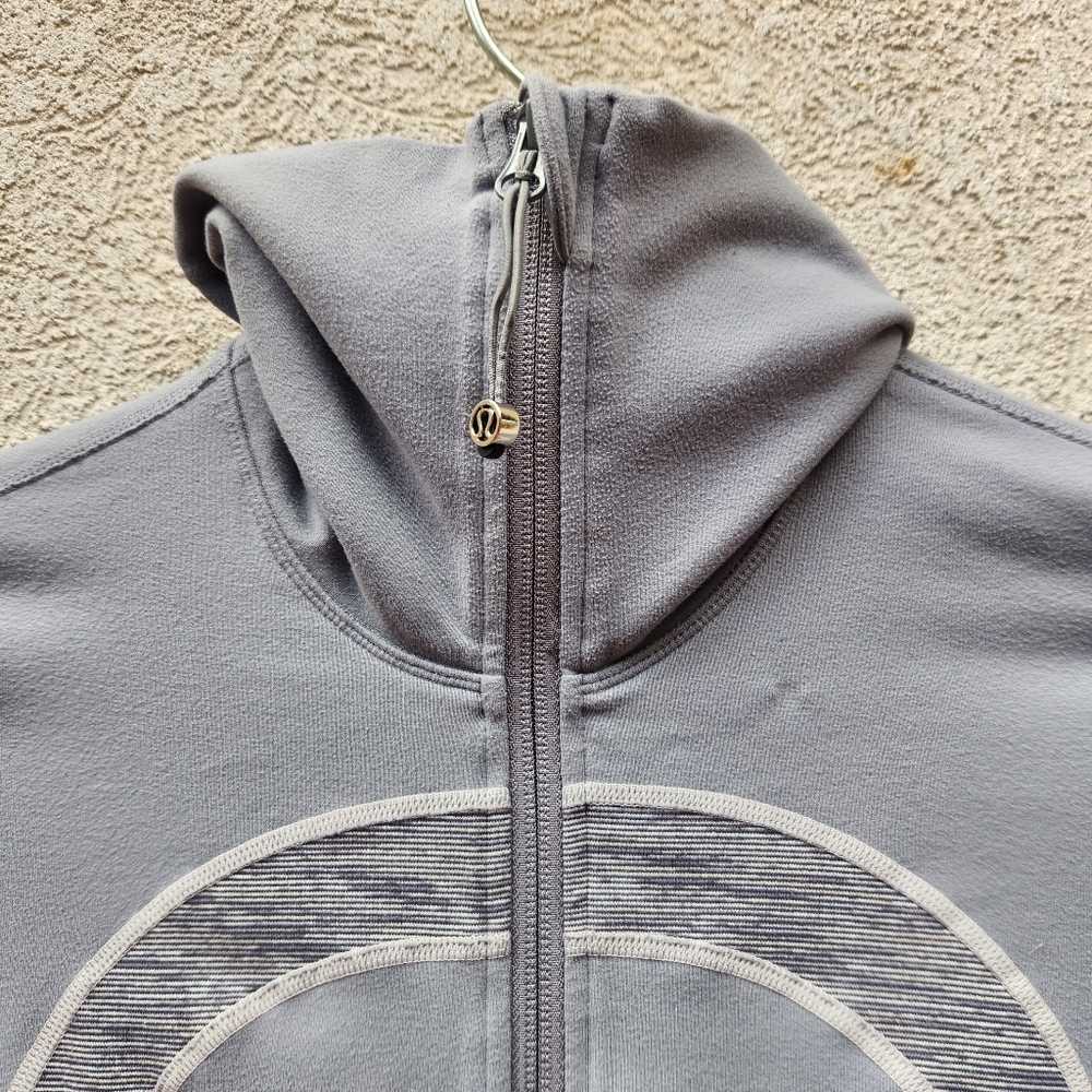 LULULEMON Women's In Stride Jacket Size 6 Gray Wee Stripe Activewear Workout - Picture 8 of 12